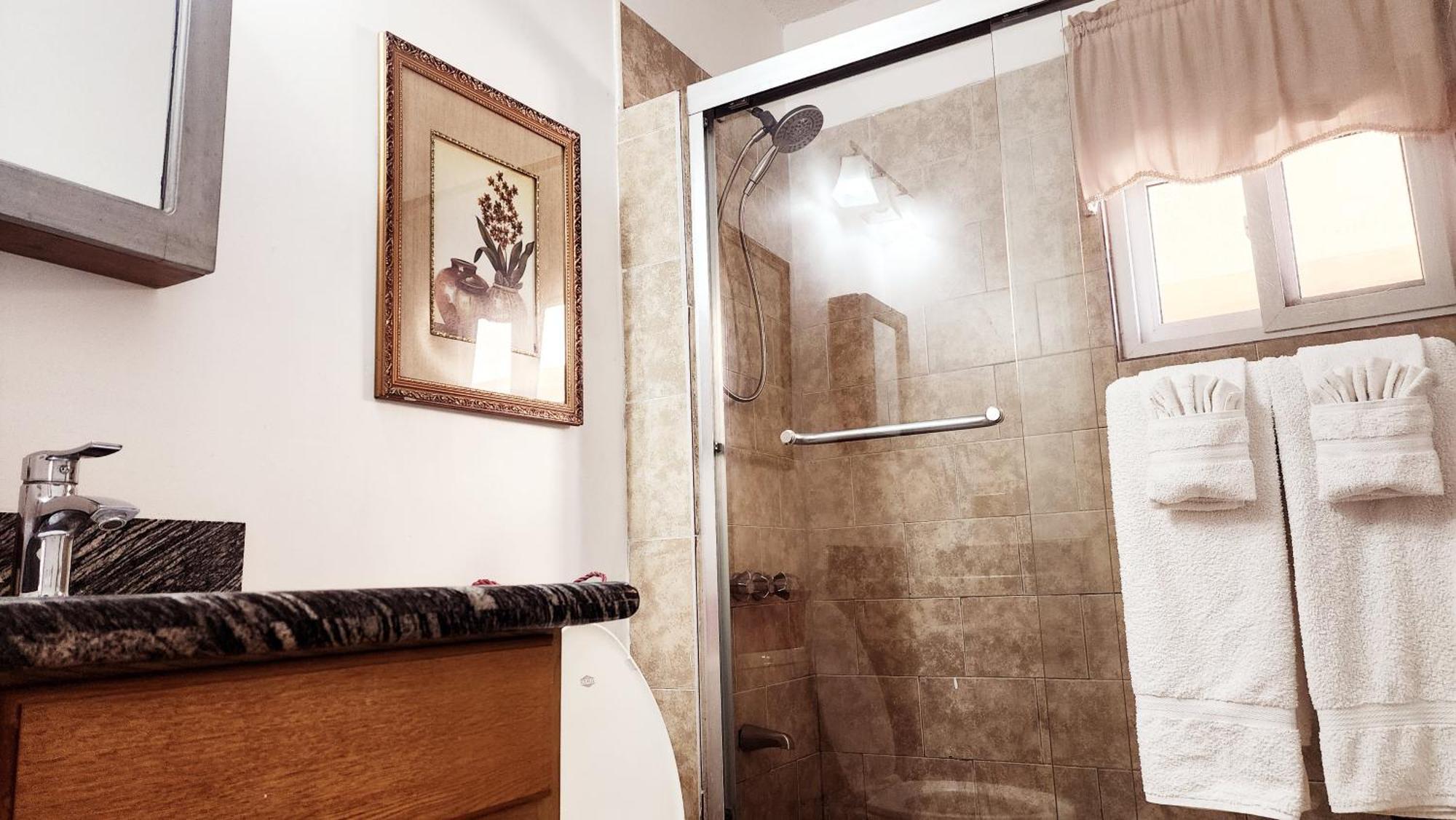 Central Upscale New Kingston Apt With Pool Zewnętrze zdjęcie